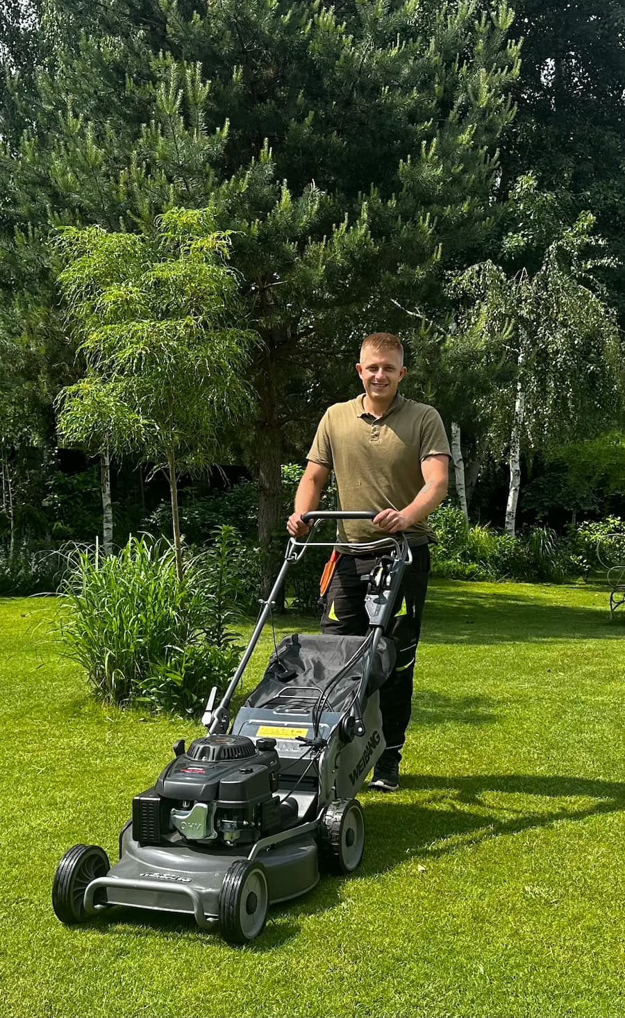 Ogrodnik Białystok - koszenie trawnika